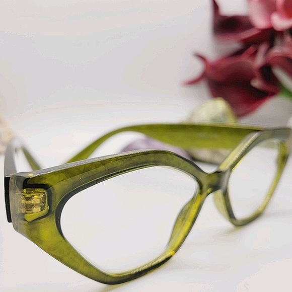 The "Miles" Reader - Picture 3 of 5